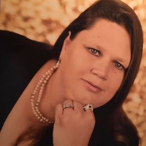 Meet your Posher, Holly